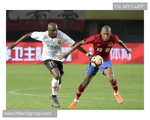 卓尔与建业激战正酣双方争夺关键积分展现足球魅力与团队精神